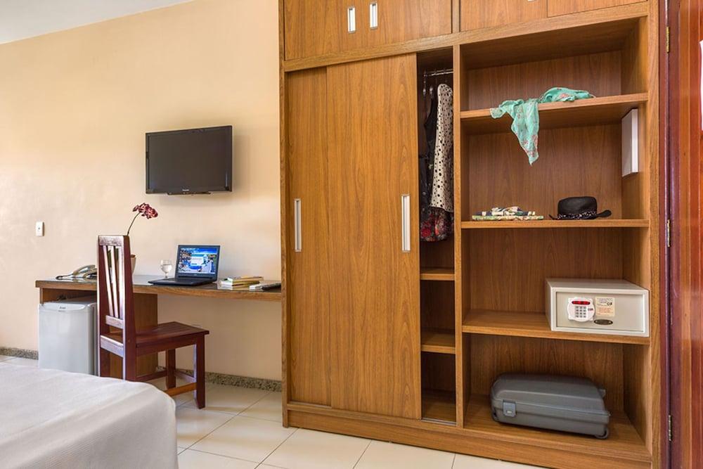 Vitoria Regia 4*